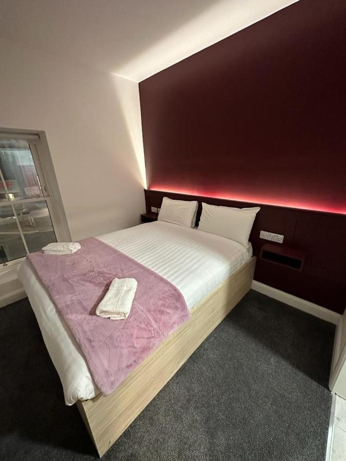 Mary Mullen'S Rooms Eyre Square. Galway Exterior photo