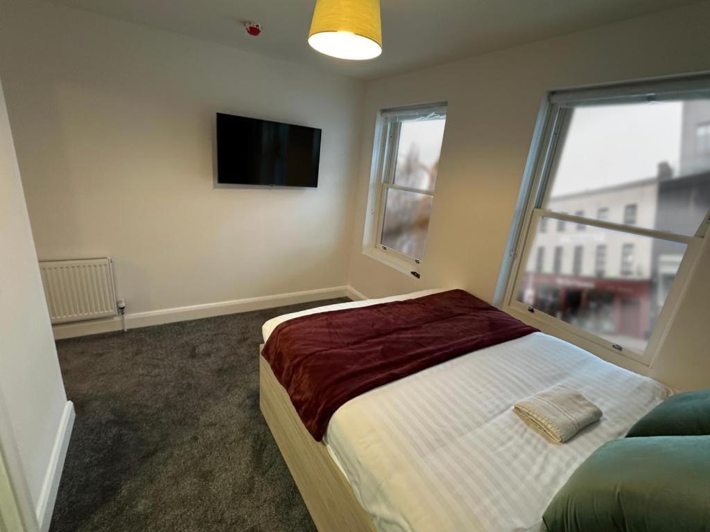 Mary Mullen'S Rooms Eyre Square. Galway Exterior photo