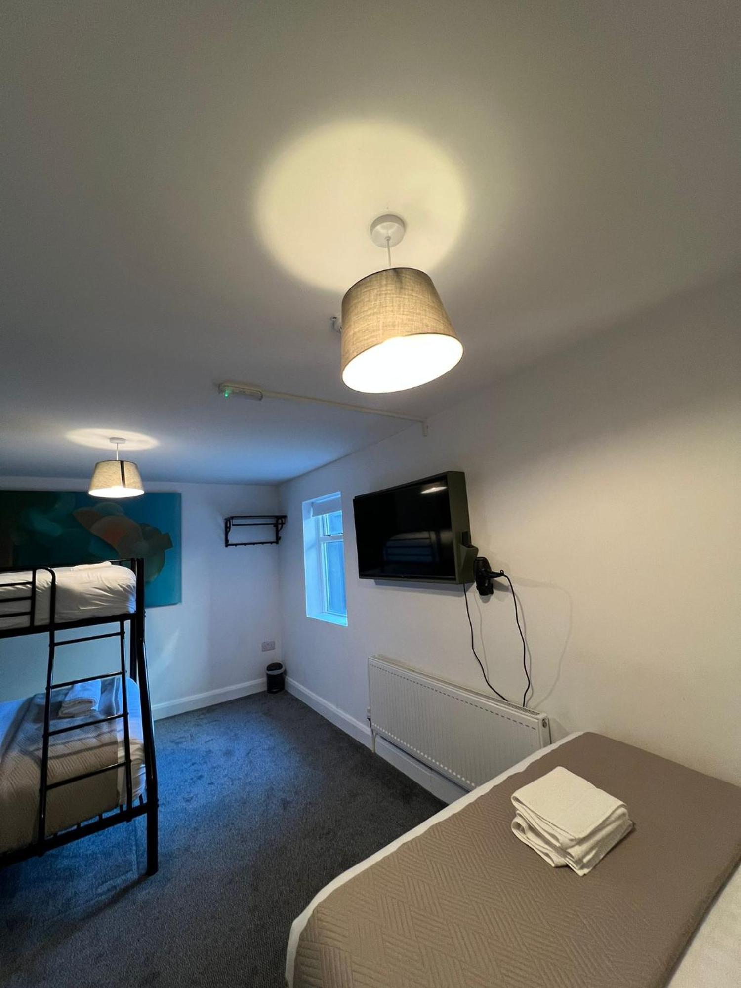 Mary Mullen'S Rooms Eyre Square. Galway Exterior photo