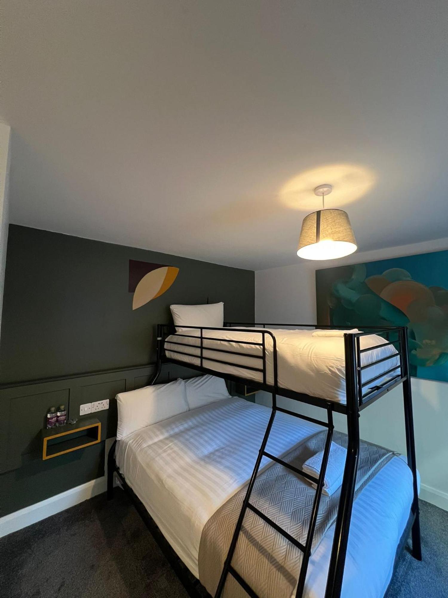 Mary Mullen'S Rooms Eyre Square. Galway Exterior photo